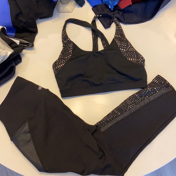 ALO yoga Set crops and bra M - Picture 1 of 4
